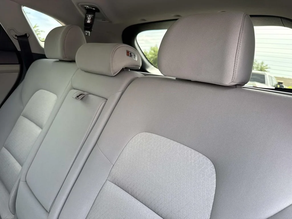 Used 2017  Hyundai Sport image 15