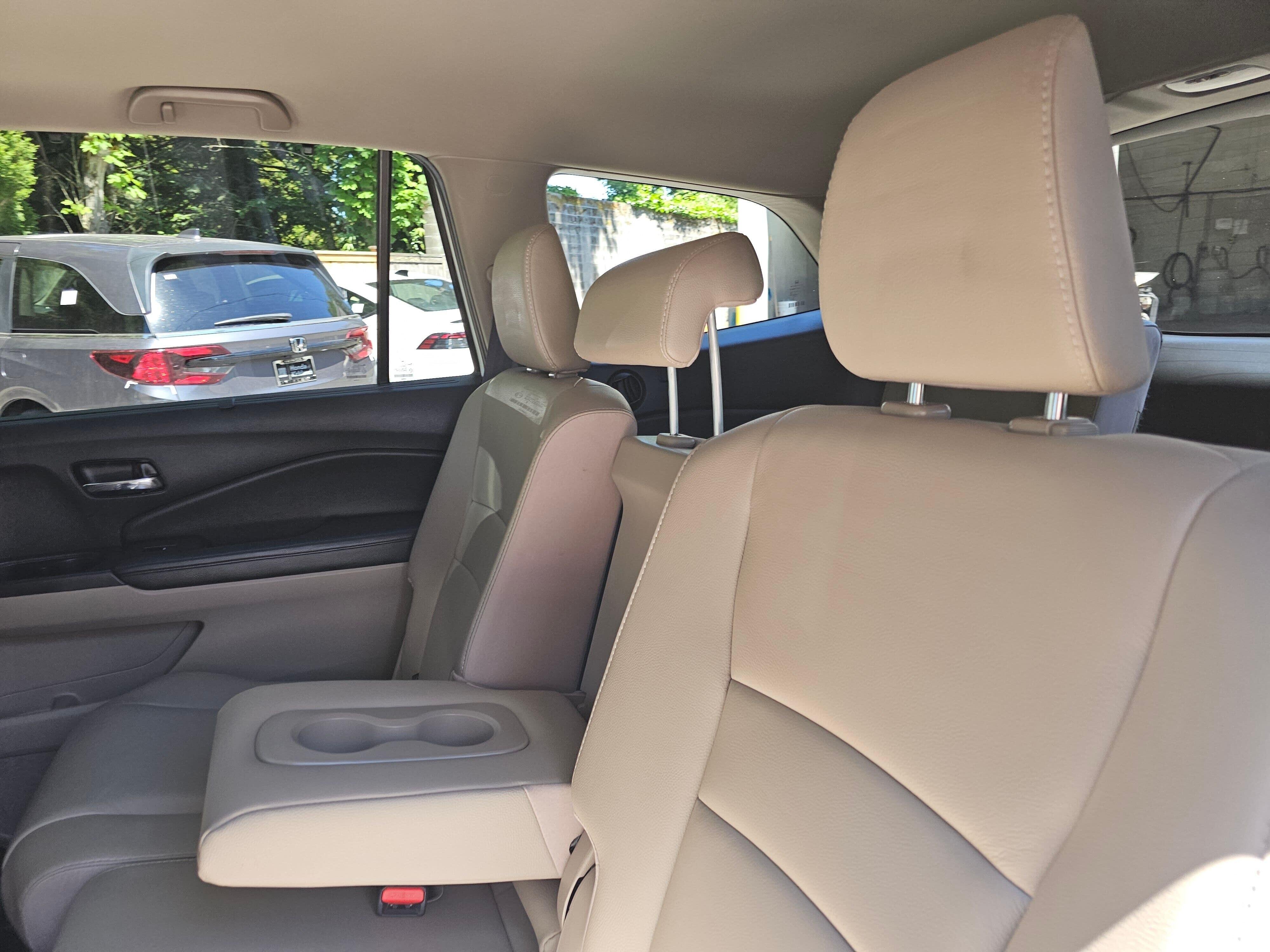 Used 2019 White Diamond Pearl Honda EX-L image 21