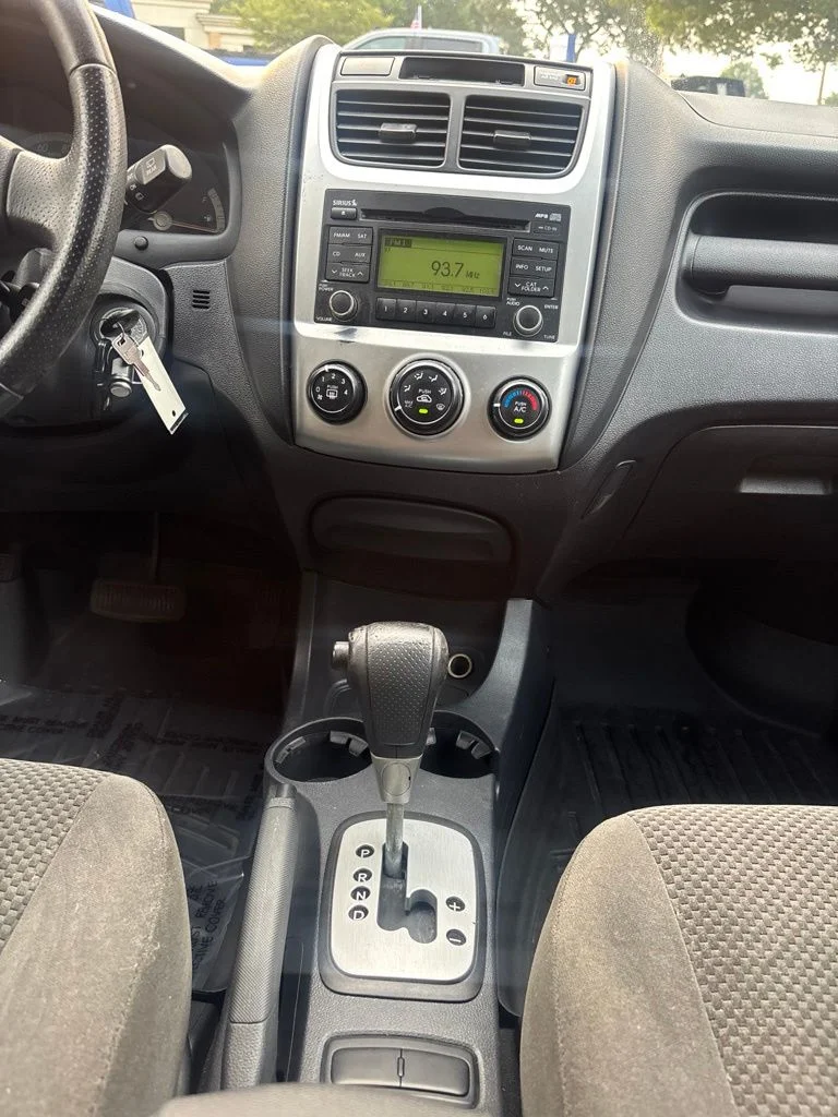 Used 2010 Silver Kia EX image 16