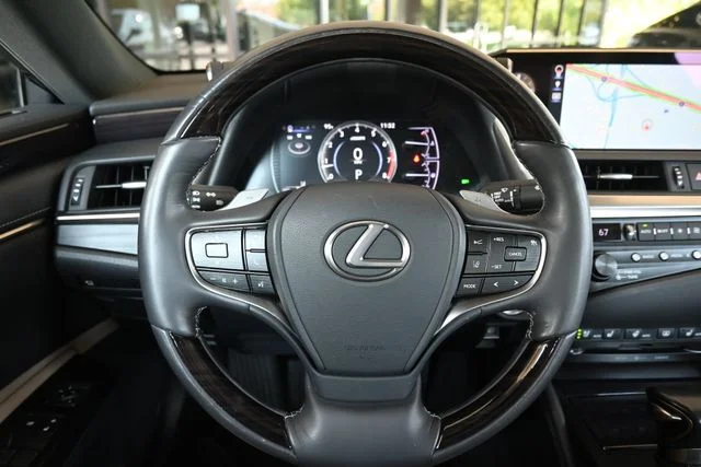 Used 2019 Silver Lexus 350 Ultra Luxury image 25