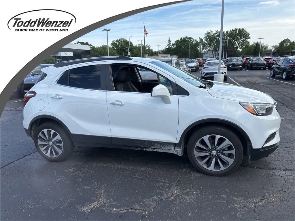 2022 Buick Encore Preferred's photo