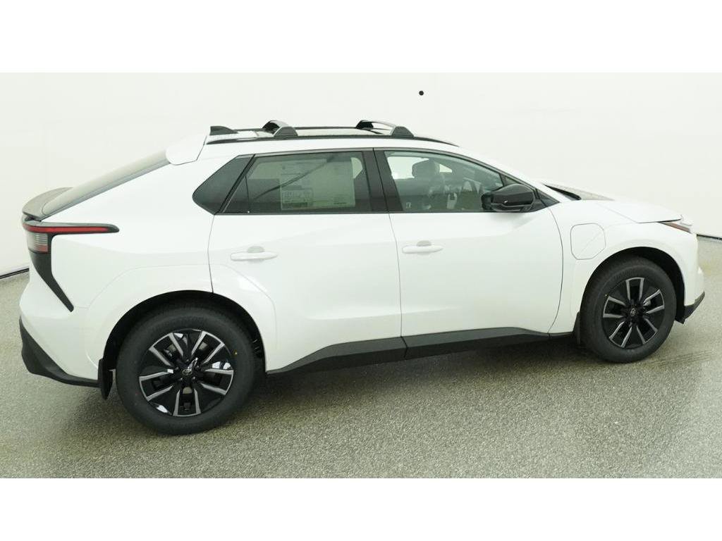 New 2026 Wind Chill Pearl Toyota XLE image 10