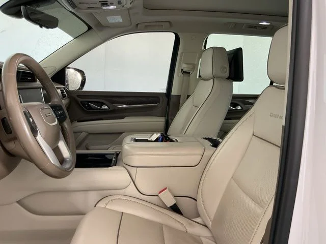 Used 2021 White Frost Tricoat GMC Denali image 9