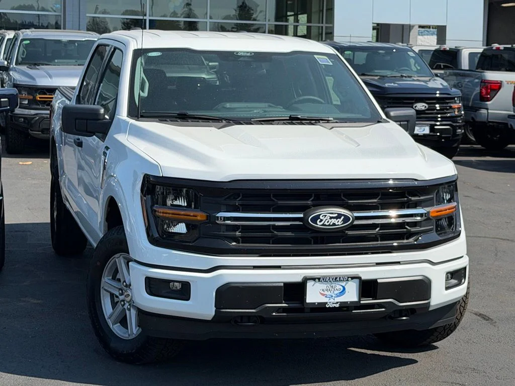 New 2026 Oxford White Ford XLT image 1