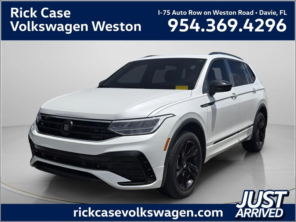 Used 2024 White Volkswagen 2.0T SE R-Line Black image 1