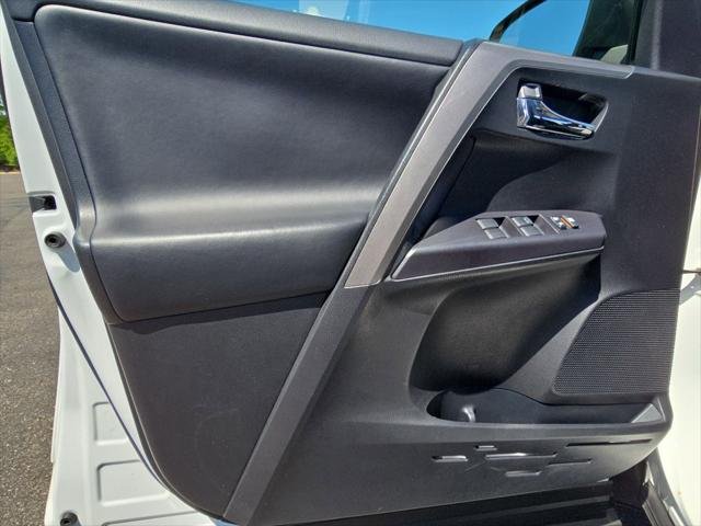 Certified Used 2018 ICE CAP Toyota XLE image 32