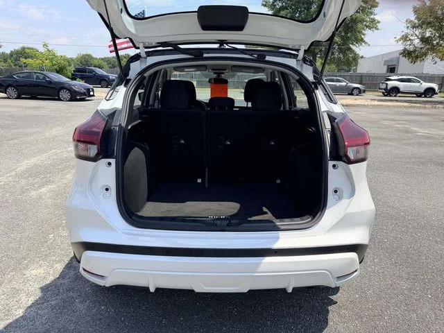 Used 2023 White Nissan SV image 12