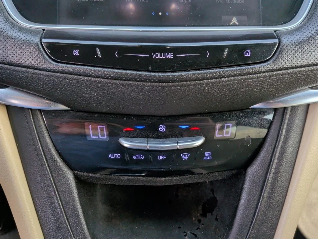 Used 2019 White Cadillac Base image 27