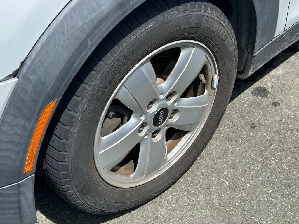 Used 2015 White MINI Base image 2