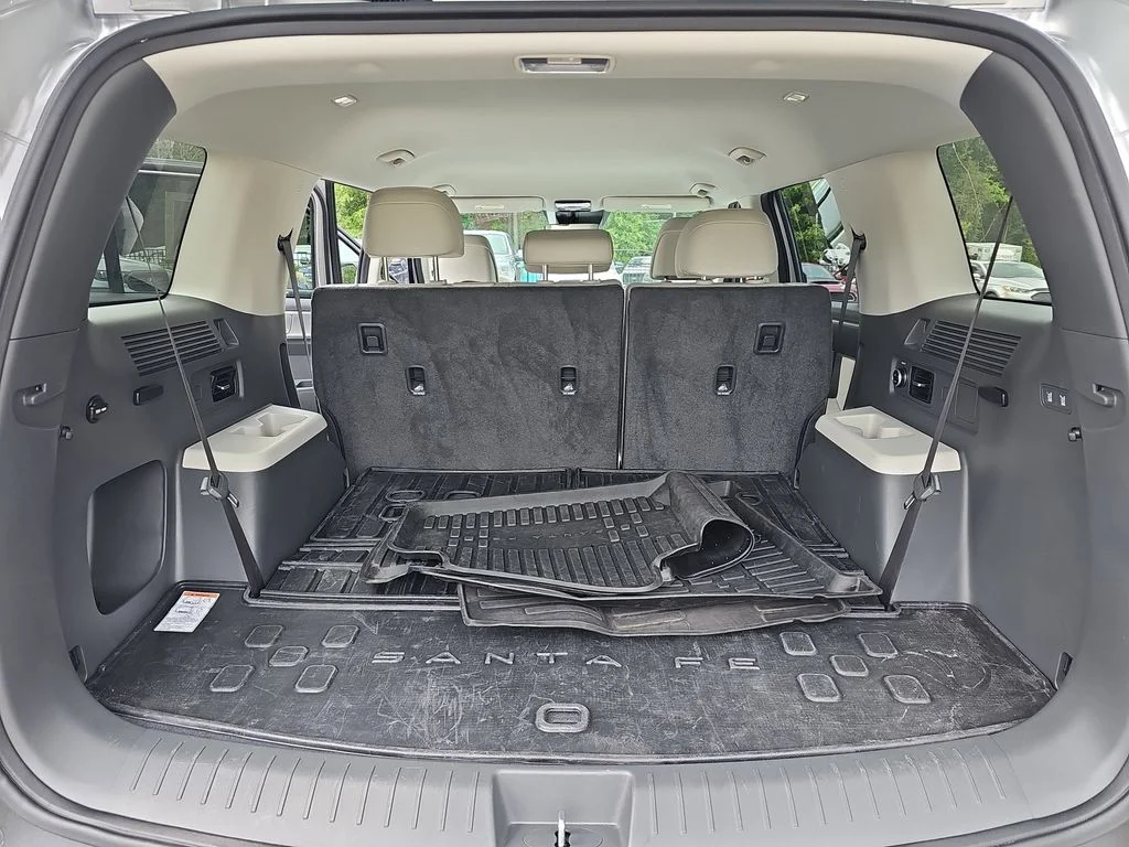 Used 2025 Silver Hyundai SEL image 12