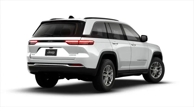 New 2026 Silver Zynith Exterior Paint Jeep Laredo image 28