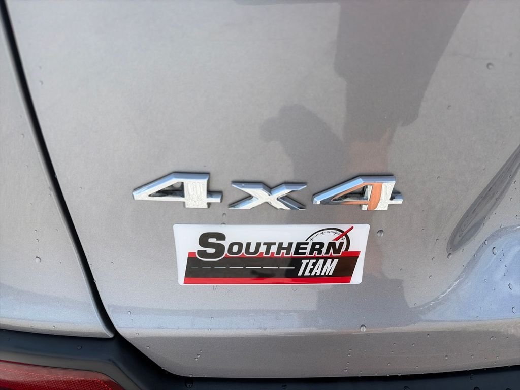 Used 2019 Silver Jeep Limited image 28