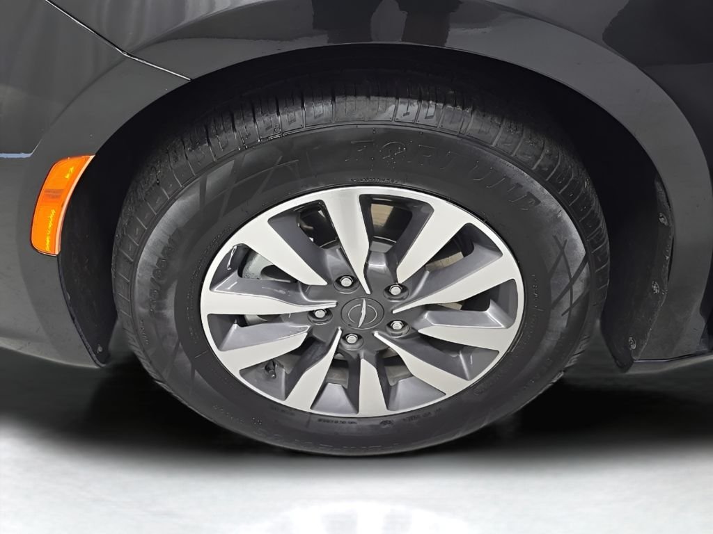 Used 2023 Black Chrysler Touring L image 38
