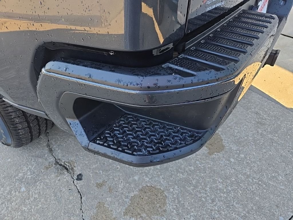 Used 2021 Gray Chevrolet Custom image 19