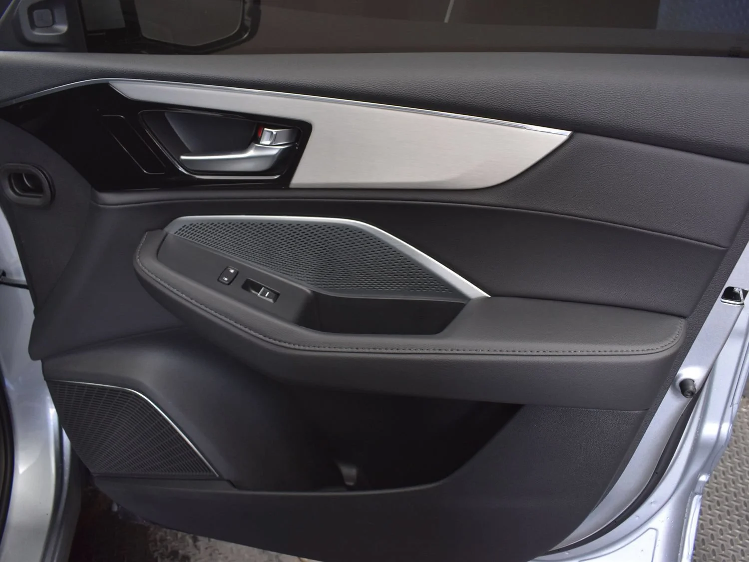 New 2026 Solar Silver Metallic Acura 4MDX image 31