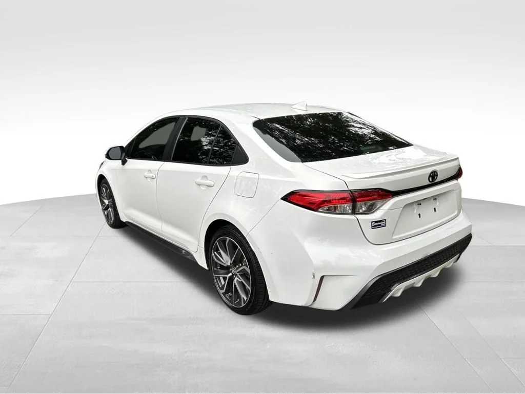 Used 2022 White Toyota SE image 3