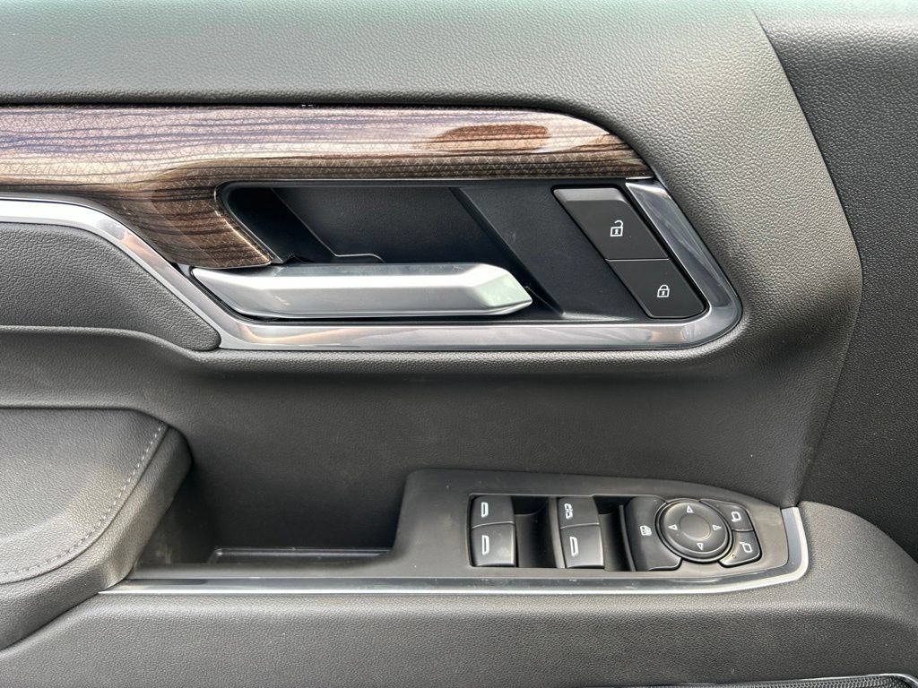 New 2026 Black Chevrolet LT image 17