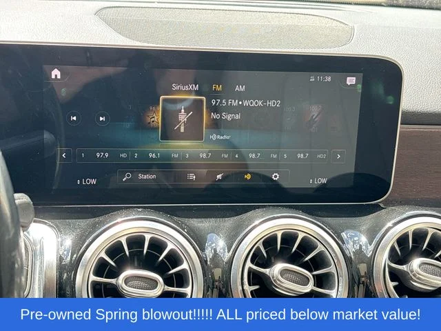 Used 2021  Mercedes-Benz GLB 250 image 23