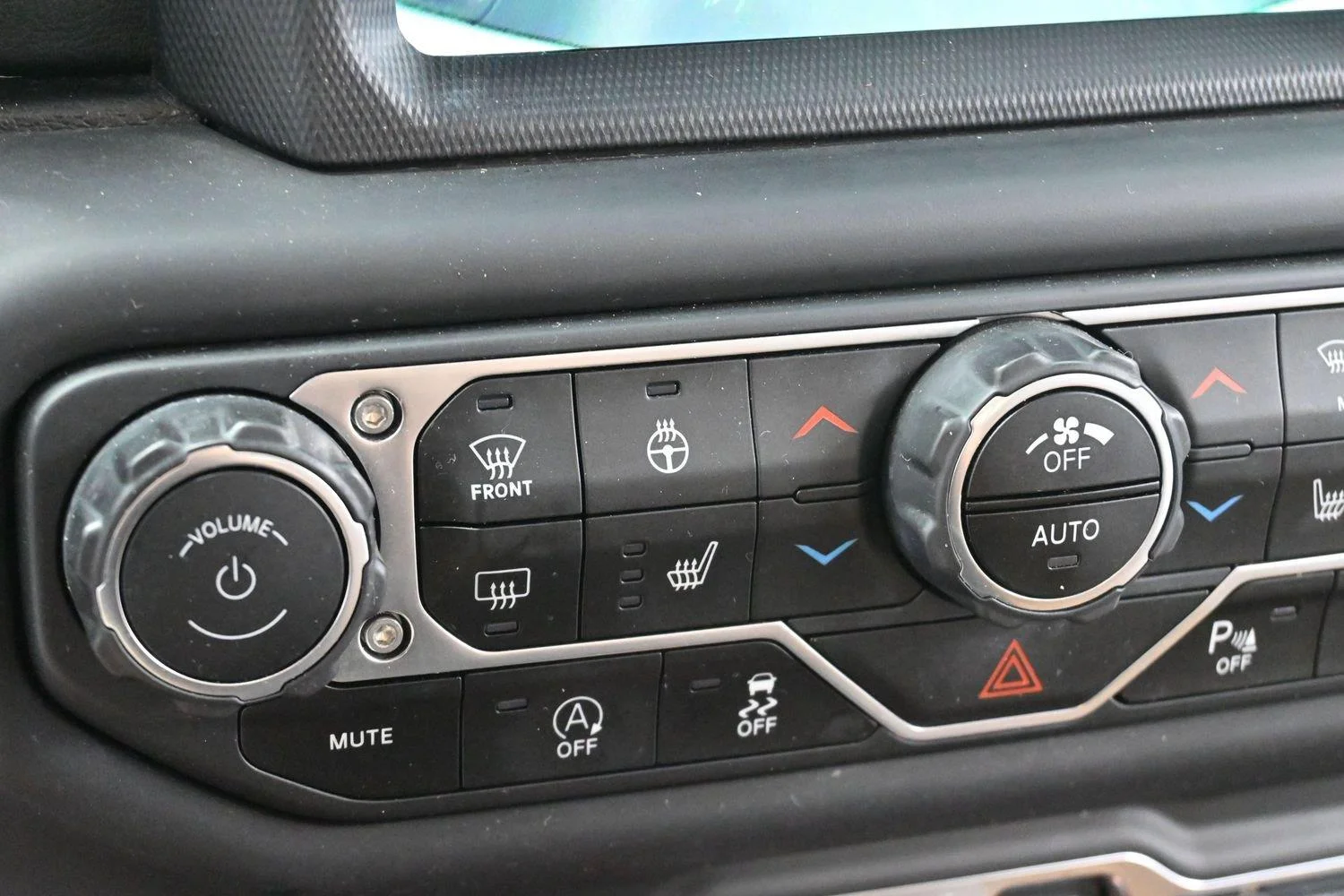 Used 2020 Bright White Clearcoat Jeep Overland image 22