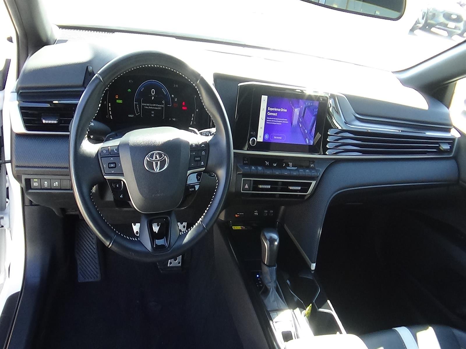 Used 2025 Ice Cap Toyota SE image 13