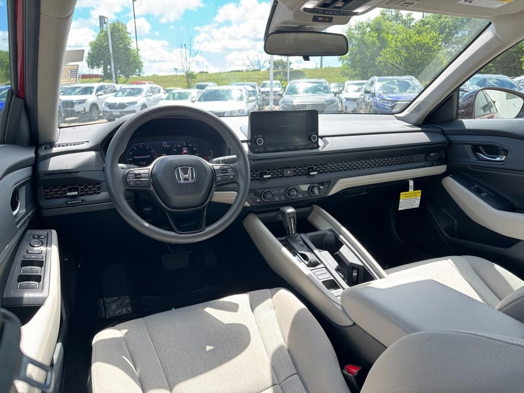 2025 Honda Accord SE - Photo 16