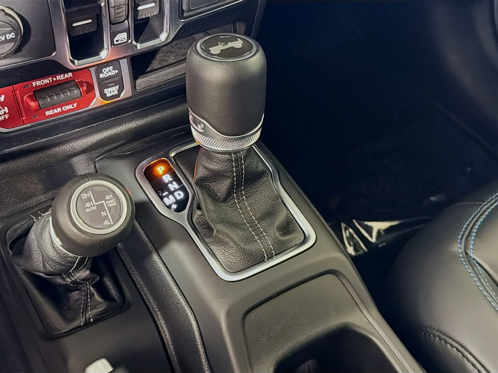 Used 2025 Anvil Clear Coat Jeep Rubicon 4xe image 15