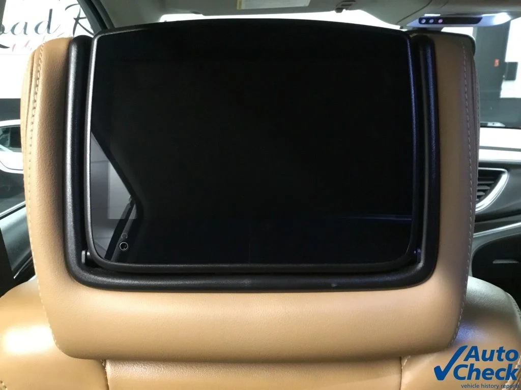 Used 2018 White Buick Essence image 37