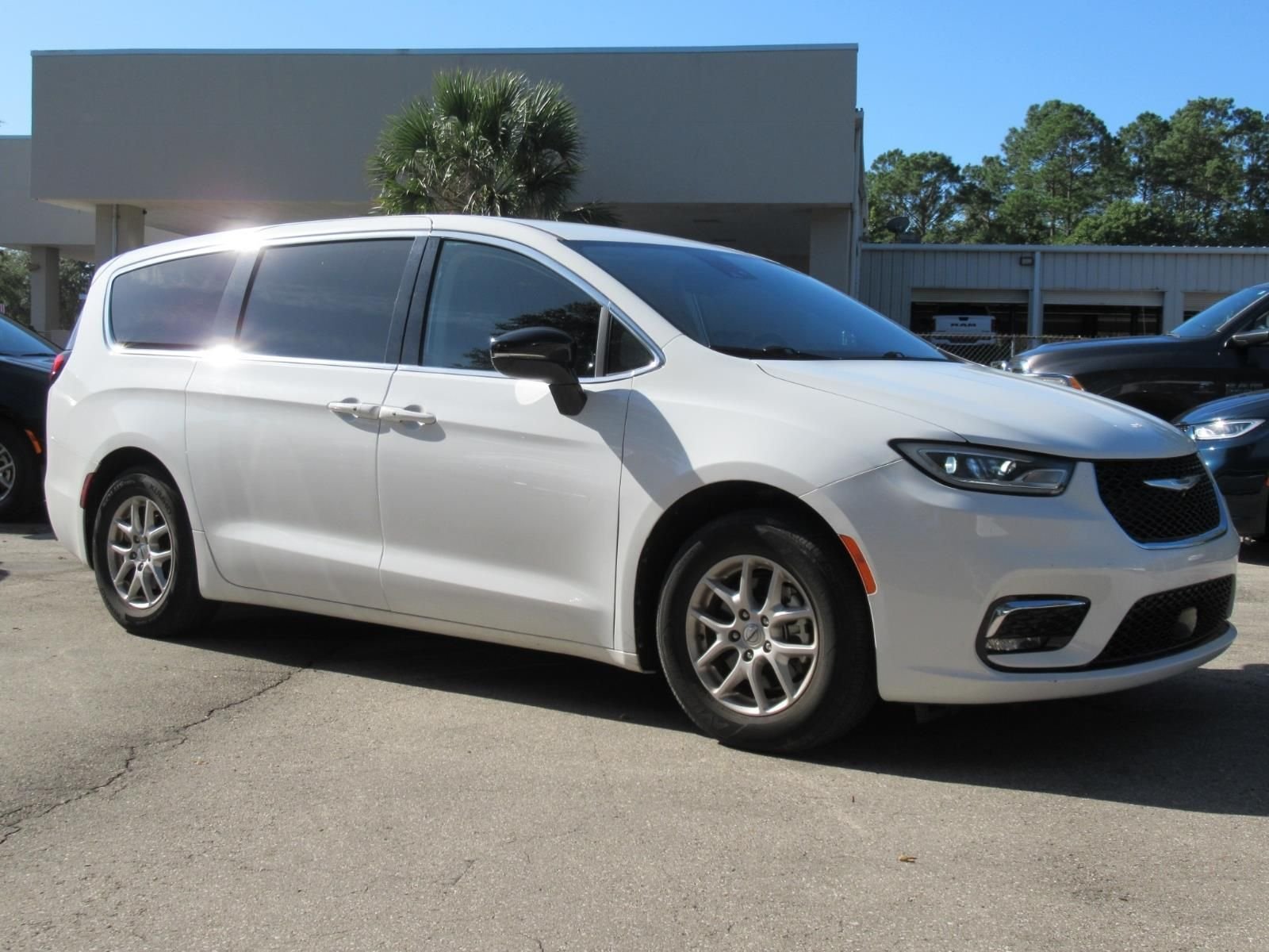 2024 Chrysler Pacifica