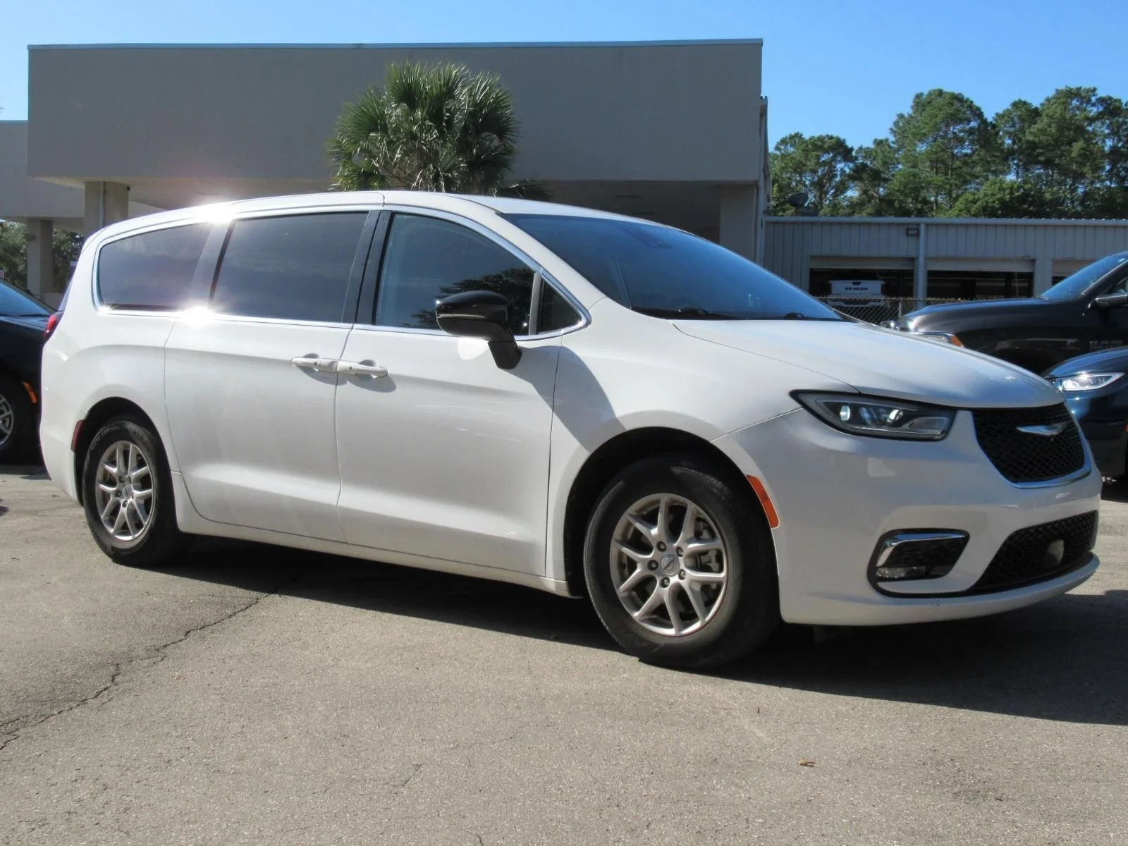 2024 Chrysler Pacifica Touring L