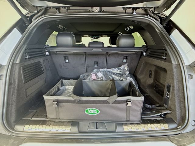 New 2026 Fuji White Land Rover Dynamic SE image 28