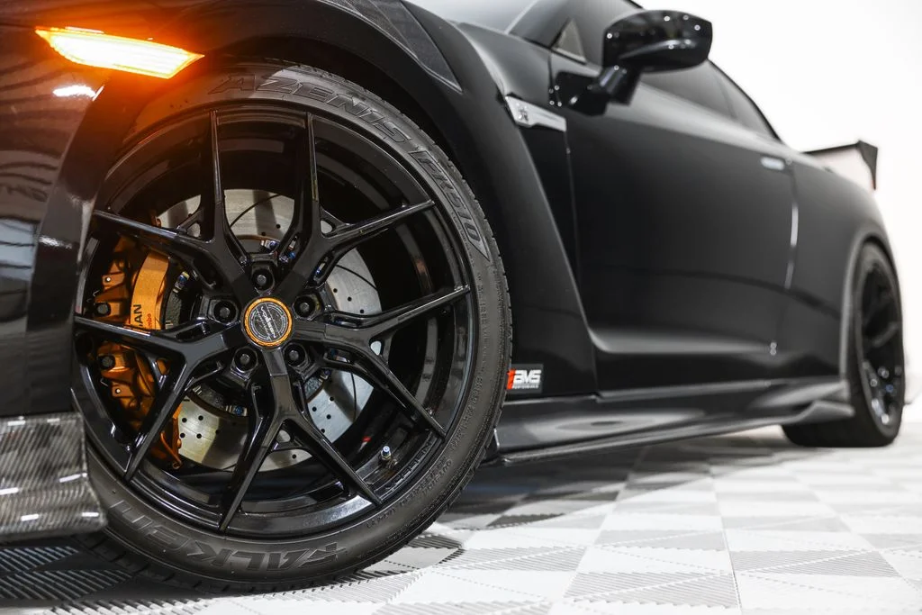Used 2017 Black Nissan Premium image 15