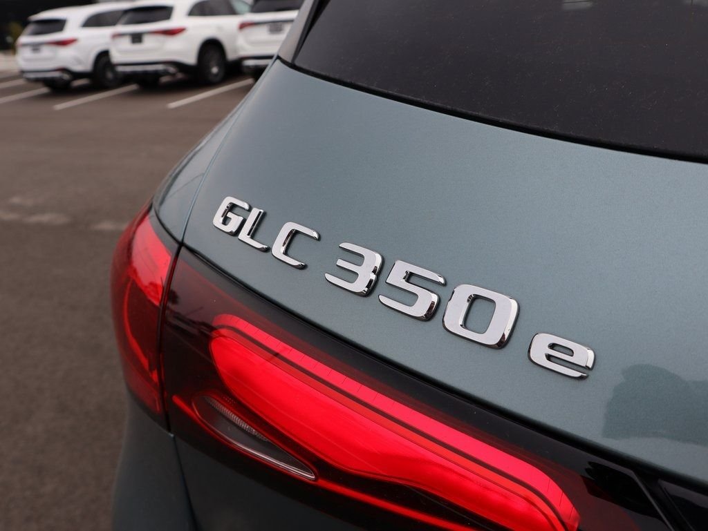 Used 2026 Verde Silver Metallic Mercedes-Benz GLC 350e image 17