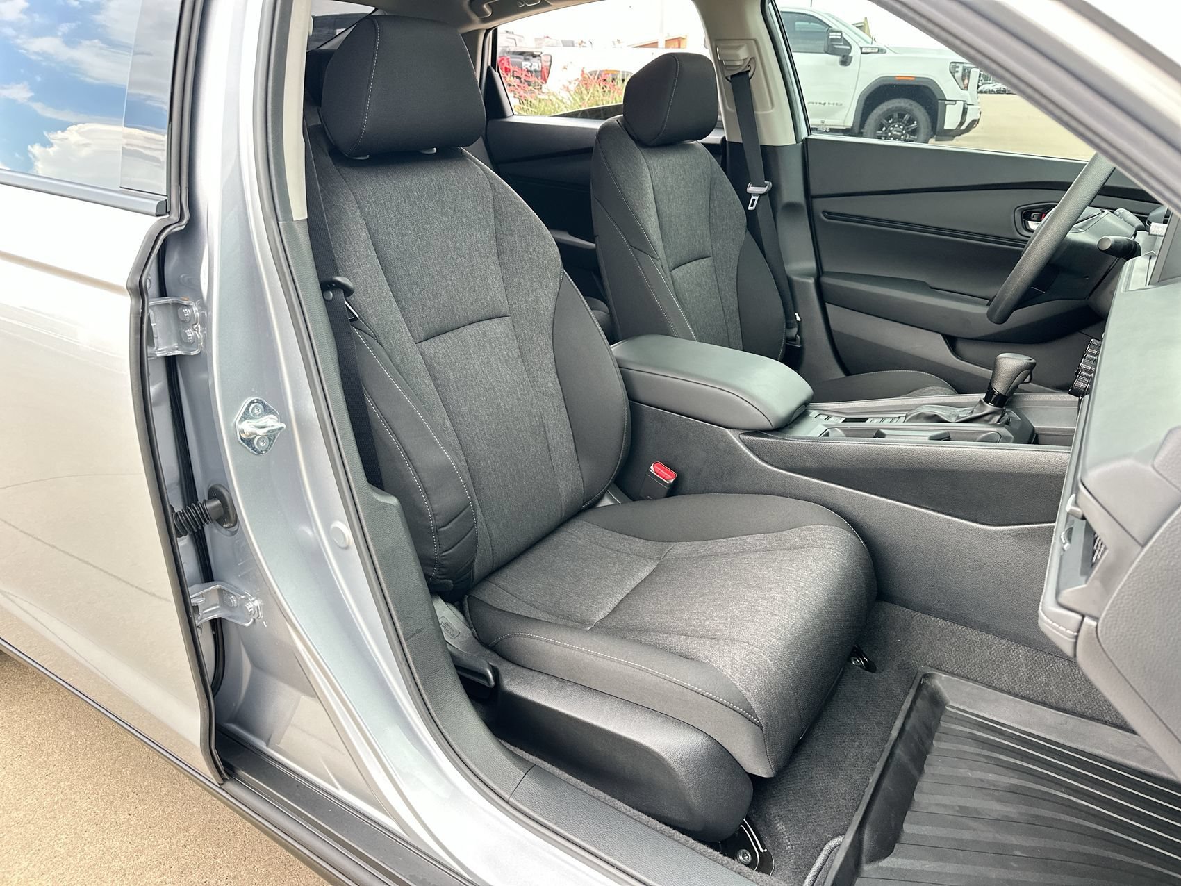 Used 2026 Silver Honda SE image 24