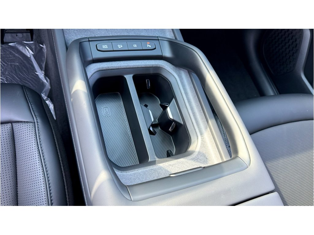 New 2027 Ebony Black Kia S image 22