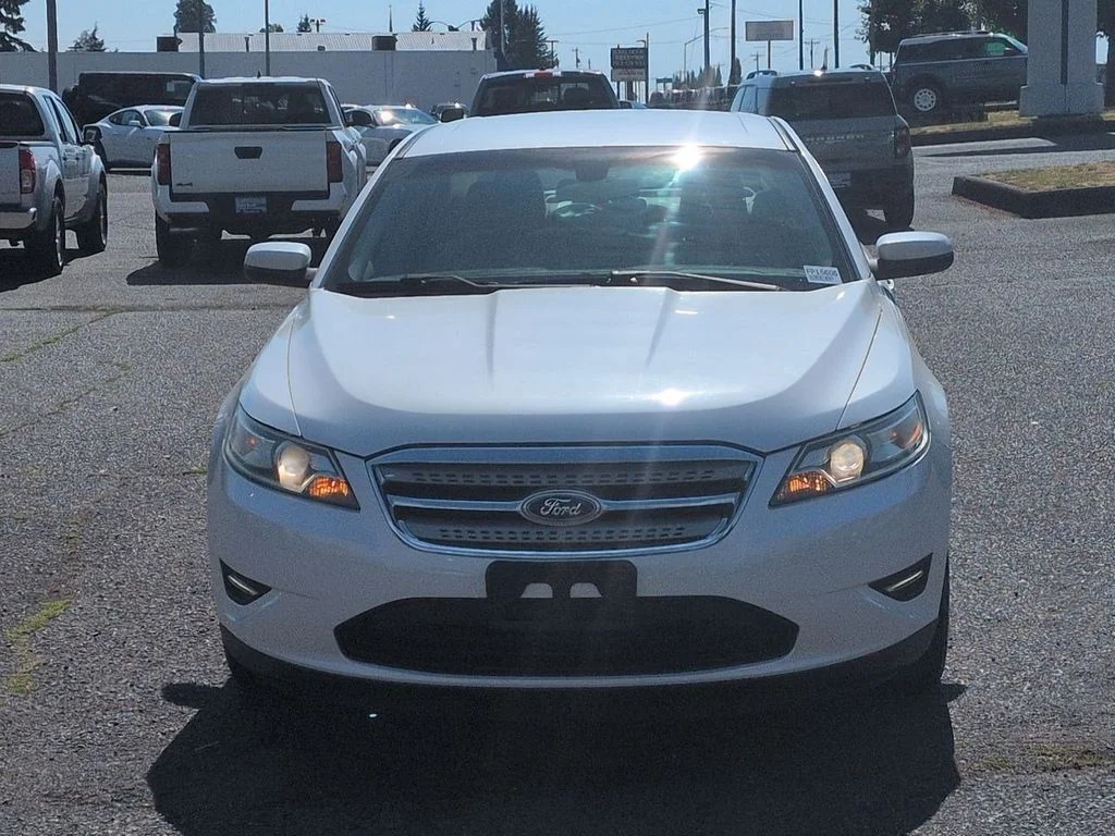 Used 2011 White Platinum Clearcoat Metallic Ford SEL image 8