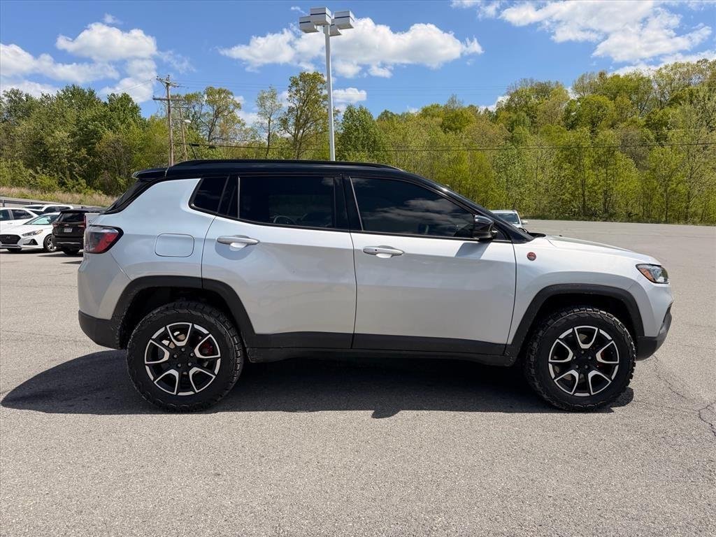 Used 2024 Silver Zynith Metallic Clearcoat Jeep Trailhawk image 7
