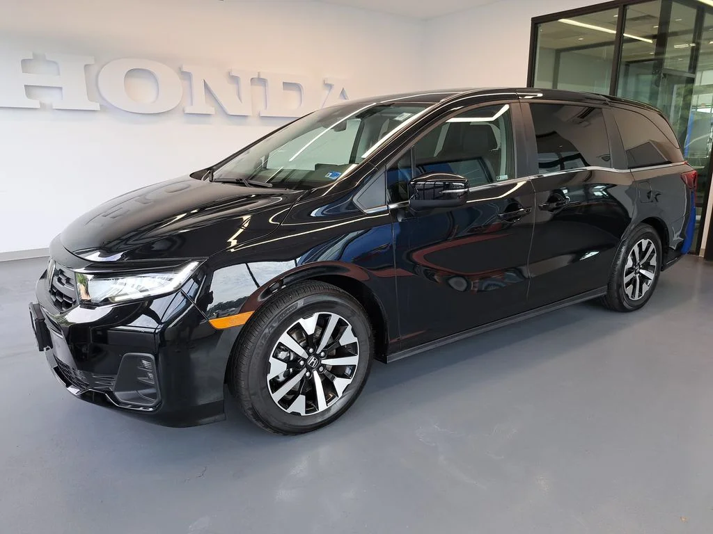 Used 2026  Honda EX-L image 2