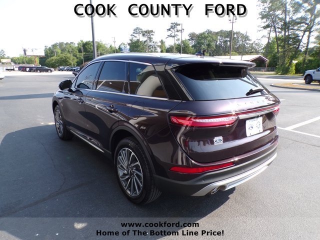 Used 2023 Crystal Red Metallic Lincoln Reserve image 12