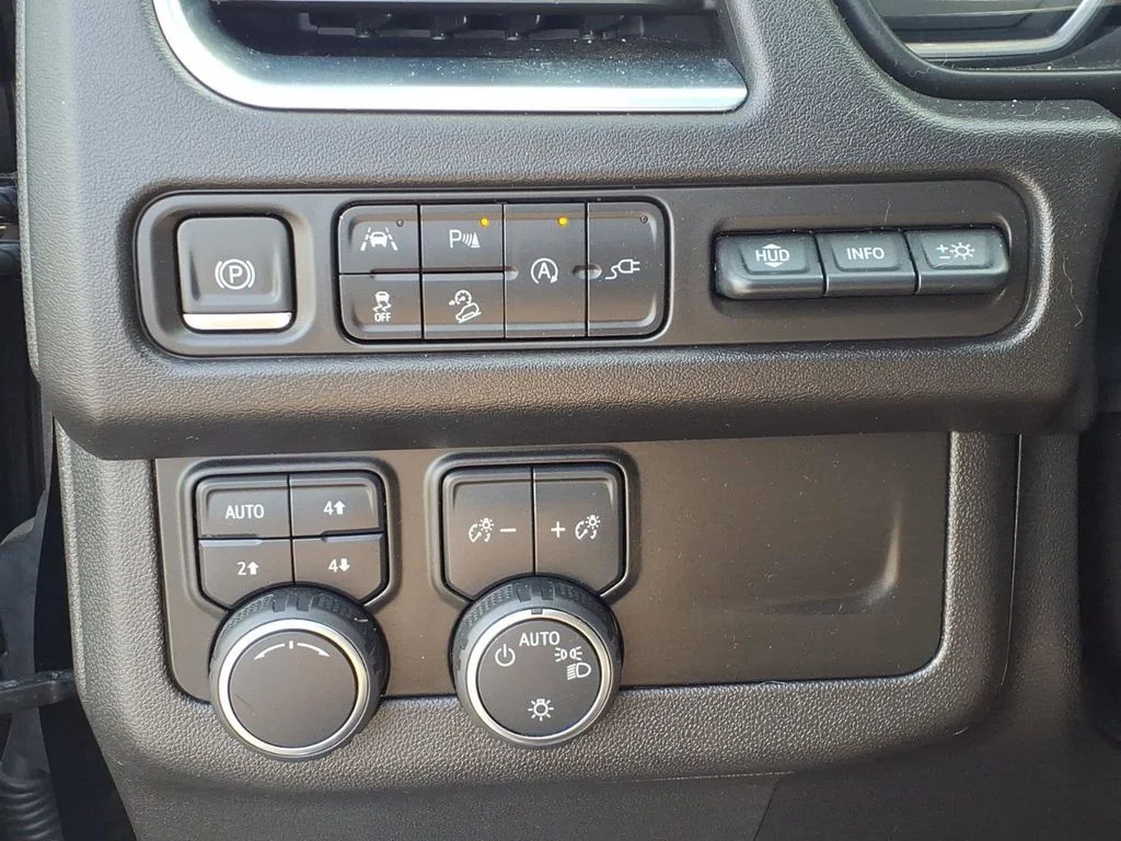 Used 2021 Black Chevrolet Premier image 21