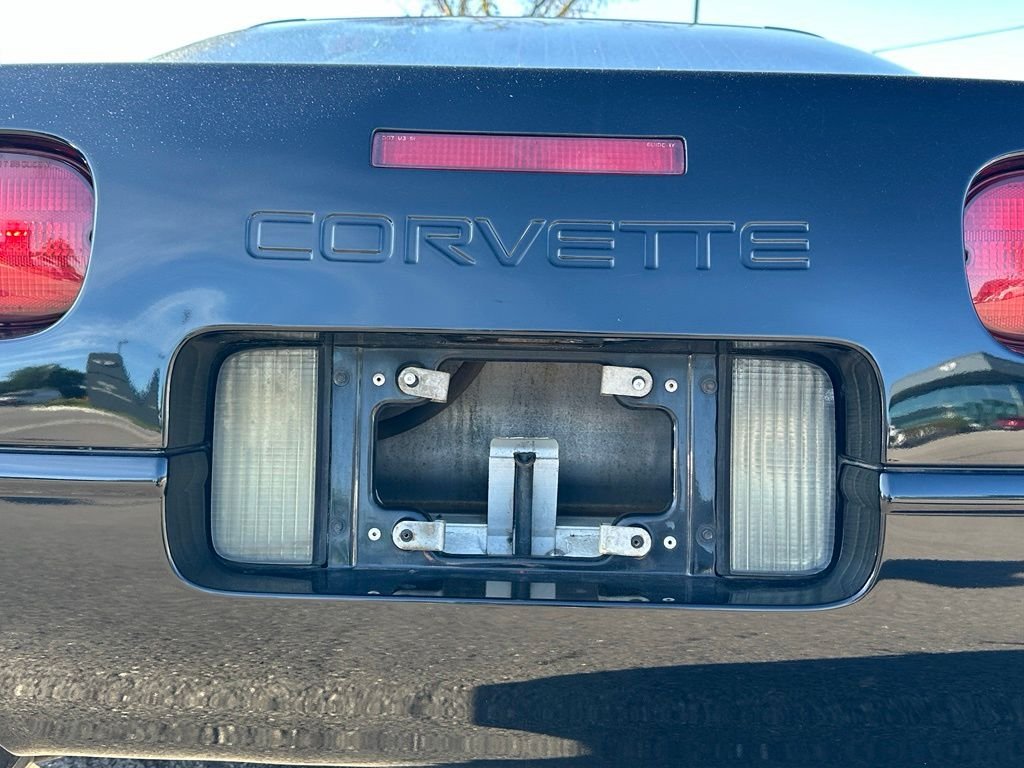 Used 1995  Chevrolet Base image 18