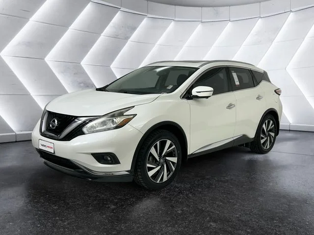 Used 2018 White Nissan Platinum image 3