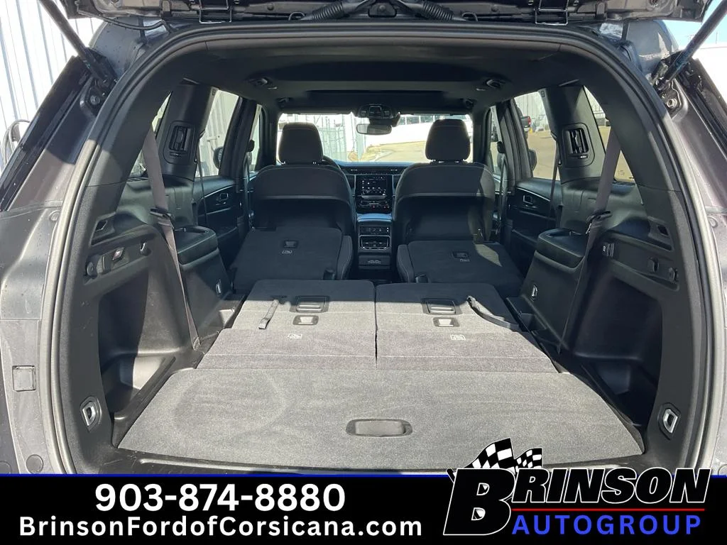 Used 2024 Metallic Jeep Laredo X image 11