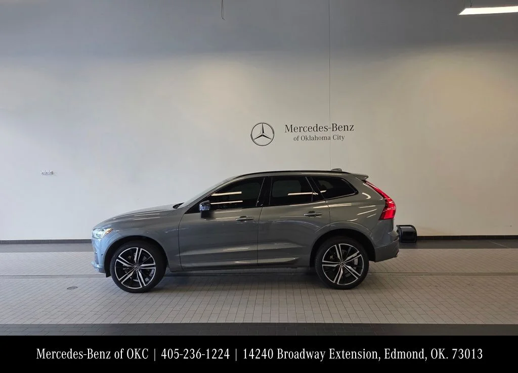 Used 2020 Gray Volvo T5 R-Design image 4