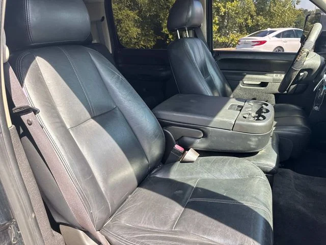 Used 2011 Black GMC SLE image 16