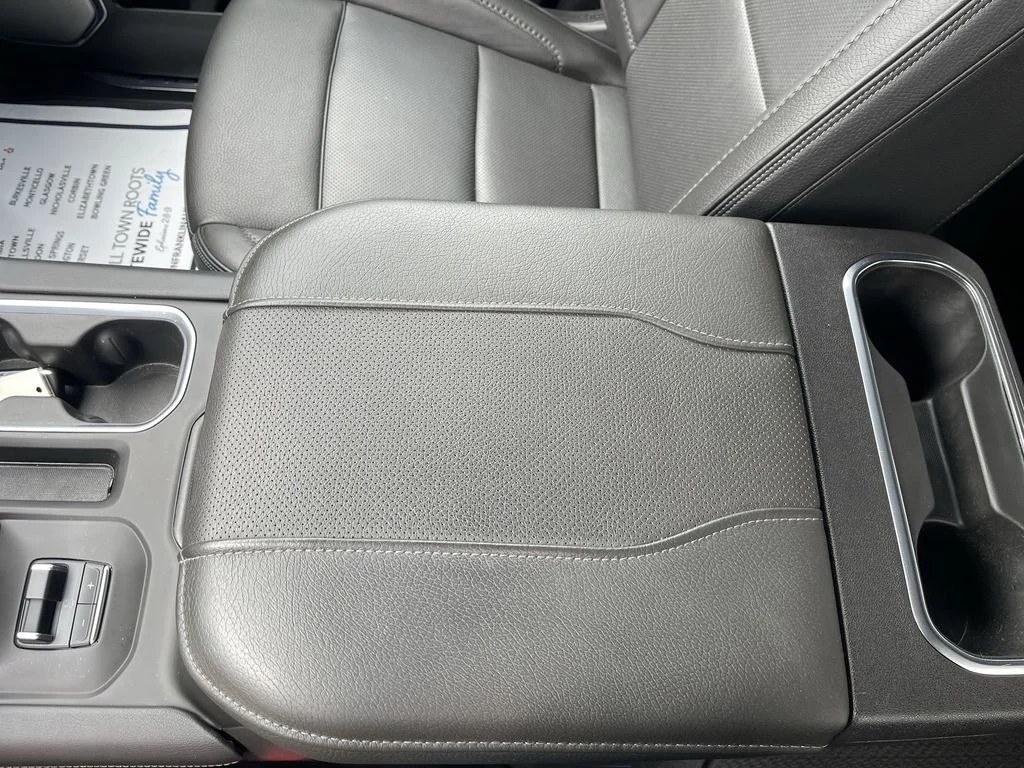 Used 2024 White GMC Denali image 21