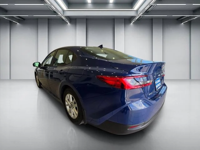 Used 2025  Toyota LE image 7