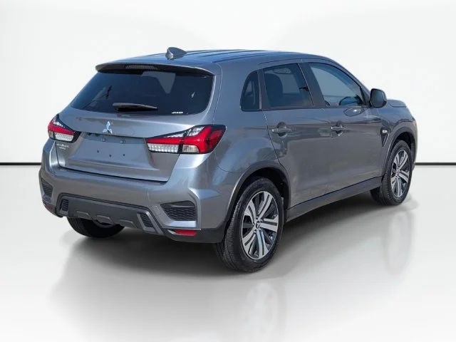 Used 2024 Silver Mitsubishi S image 7