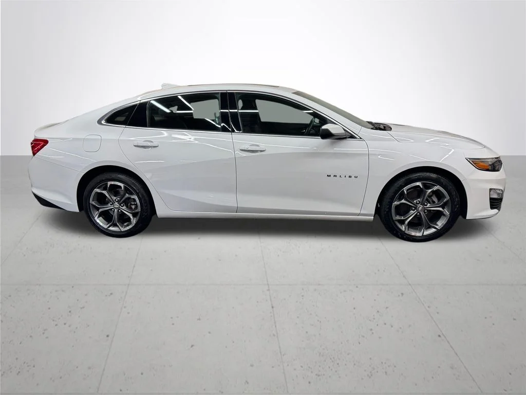Used 2023 White Chevrolet LT image 8