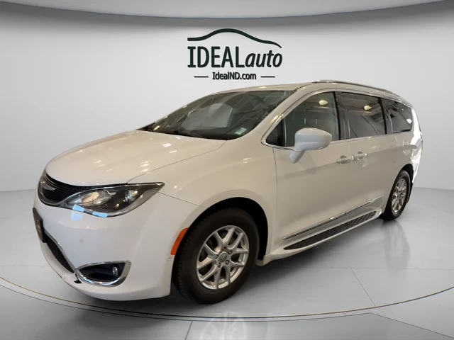 2020 Chrysler Pacifica Touring L's photo