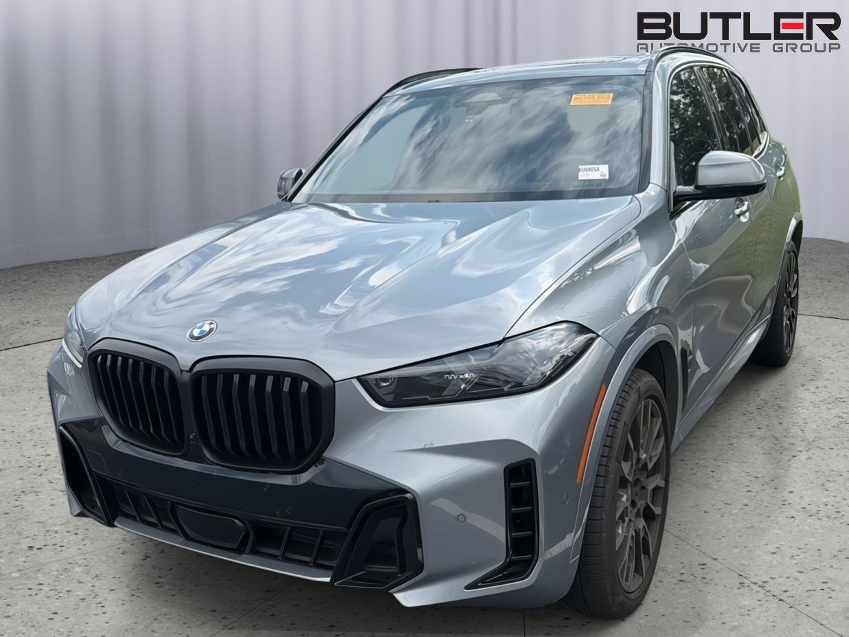 Used 2025 Skyscraper Grey Metallic BMW xDrive40i image 3